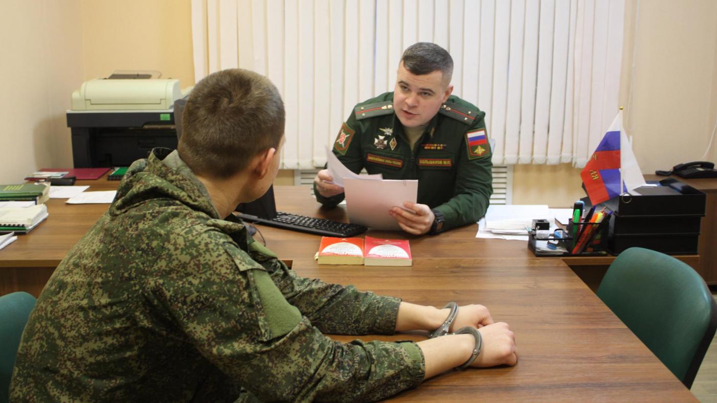 Повезло со службой и семьей